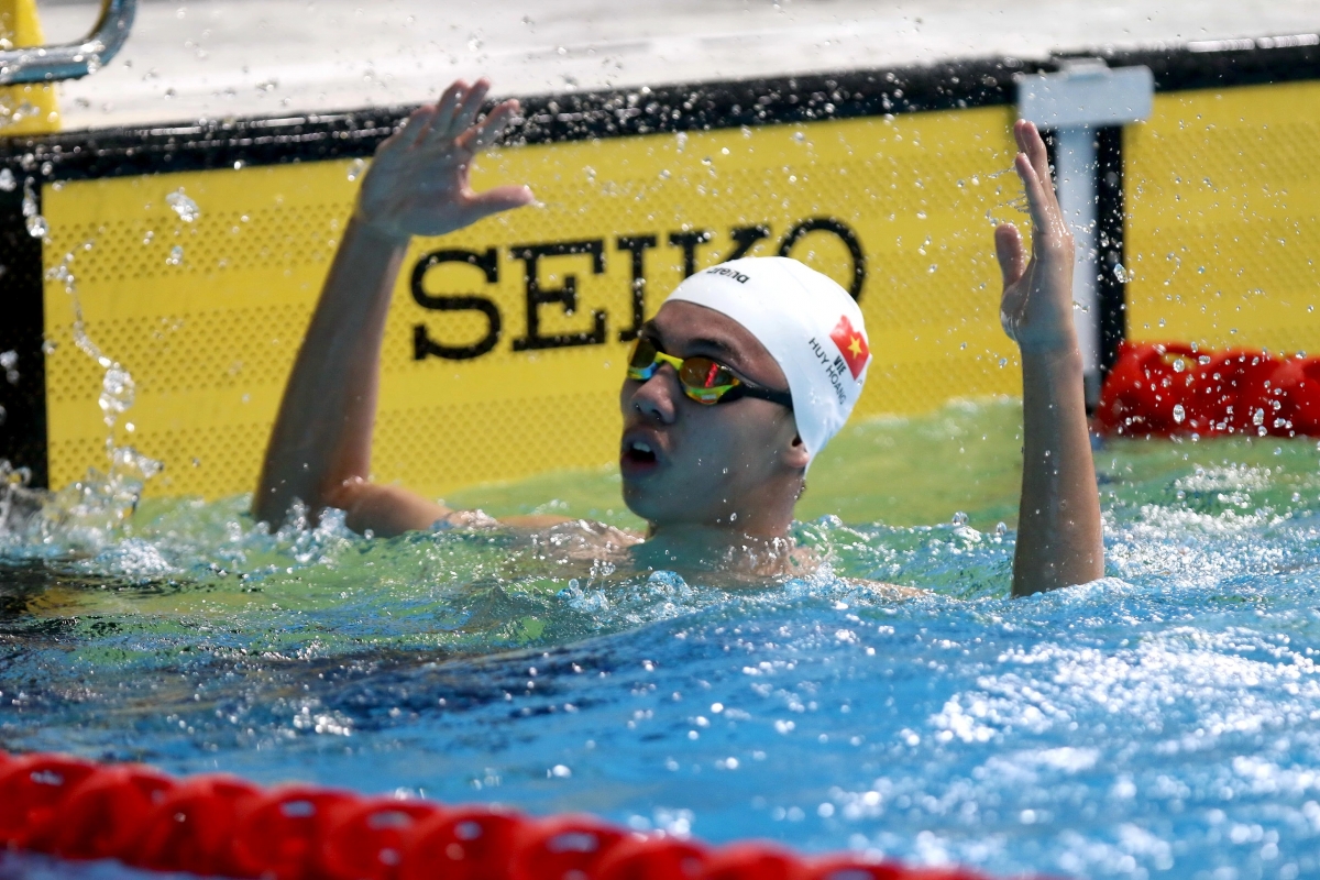 Nguyen Huy Hoang bags gold for Vietnam at Asian Aquatics Championships 2025
